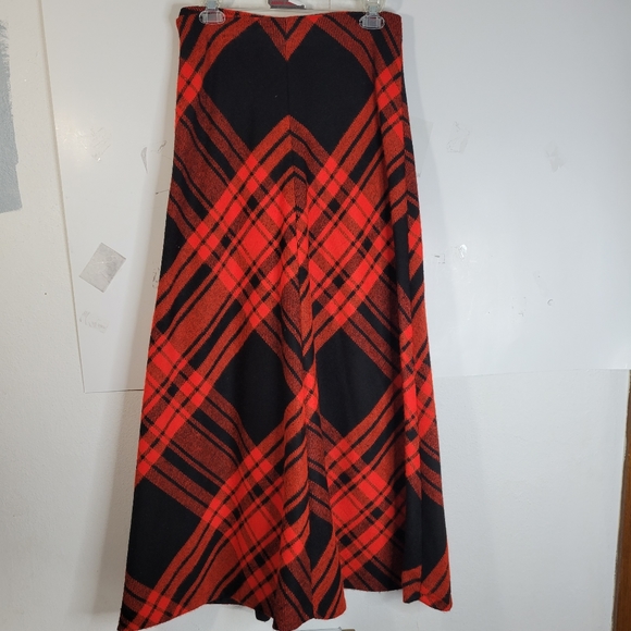 Womans Homemade Tartan Plaid Red Black Maxi Skirt Possibly Wool Back Zip Sm/Med - Picture 1 of 6